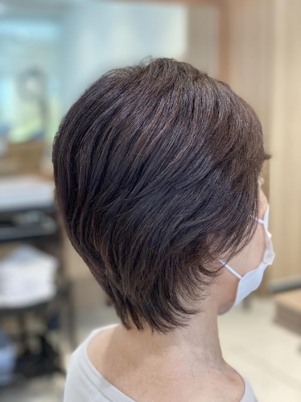 襟足長めミセスショート